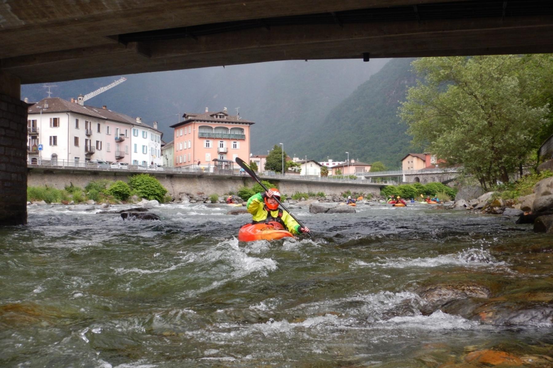 Am Paddeln auf der Moesa