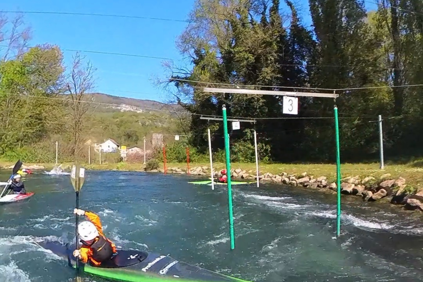 Alle TG's konnten viel Slalom üben auf unterschiedlichen Fluss-Niveaus